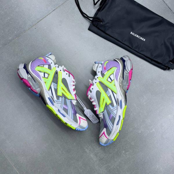 بالنسیاگا رانر مولتی کالر نئونی