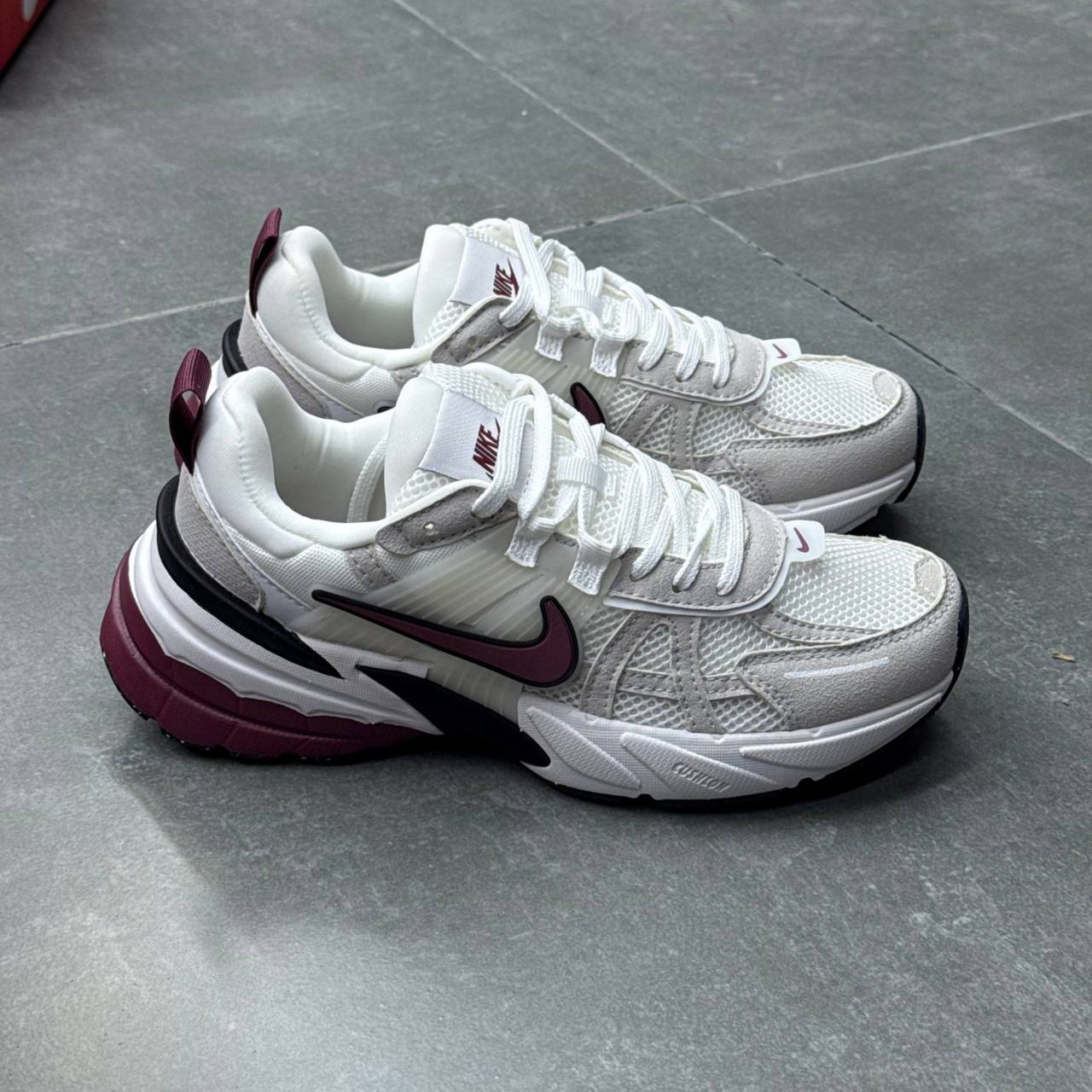 نایک وی تو کی Nike V2K Run 