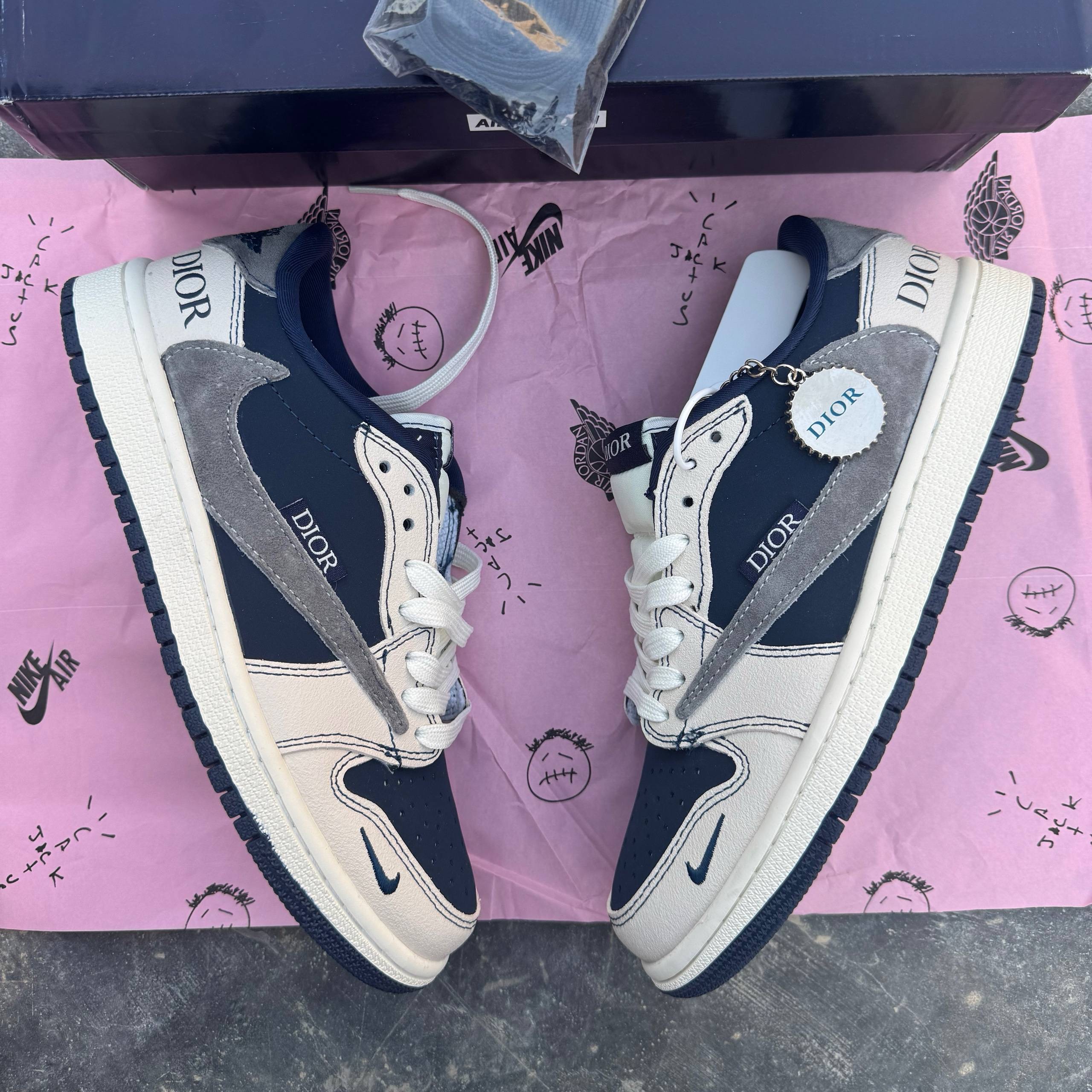 ترویس اسکات دیور Nike Air Jordan 1 Low OG SP Travis Scott x Dior.