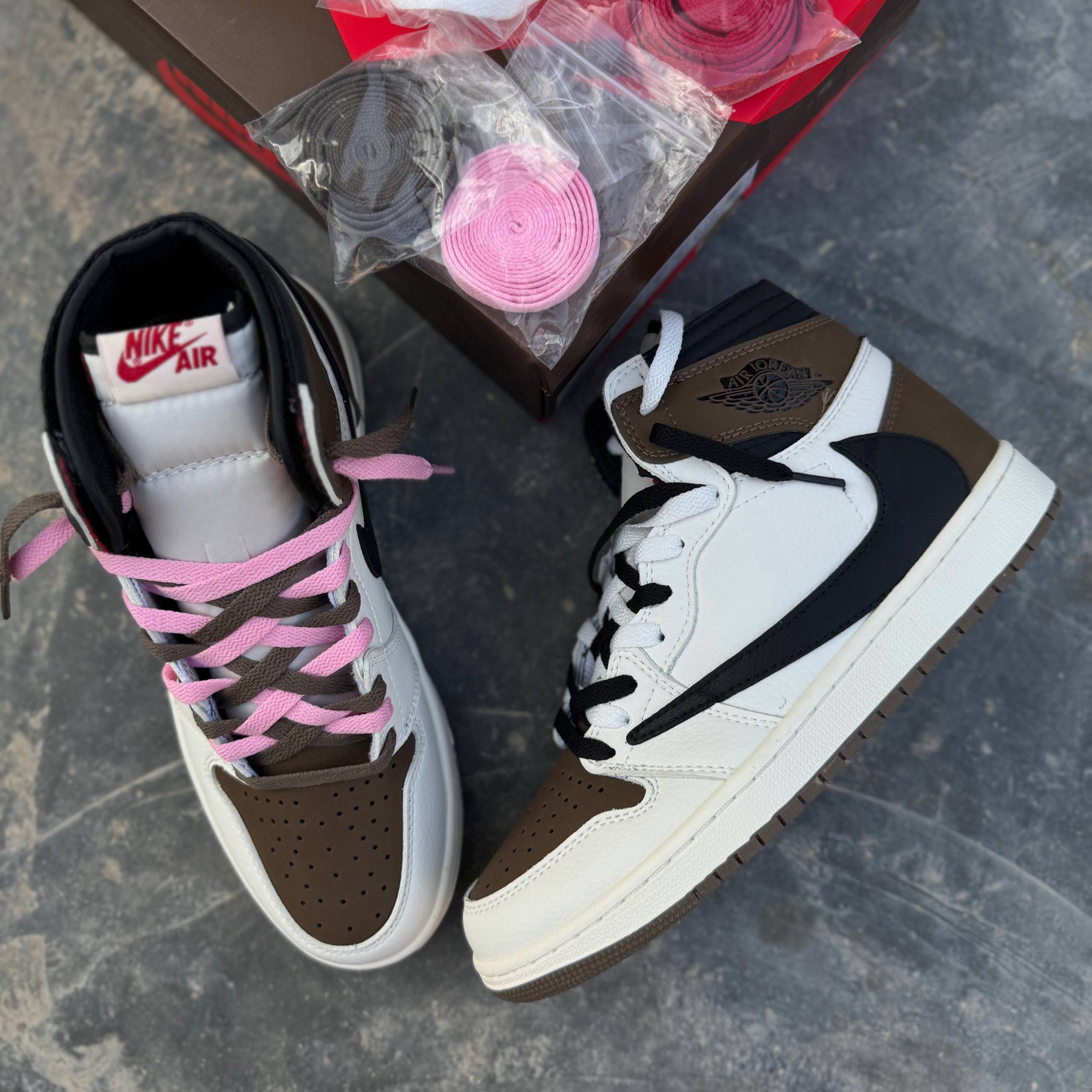 جردن ۱ ترویس اسکات موکا Nike Air Jordan 1 Retro High OG SP Travis Scott Mocha