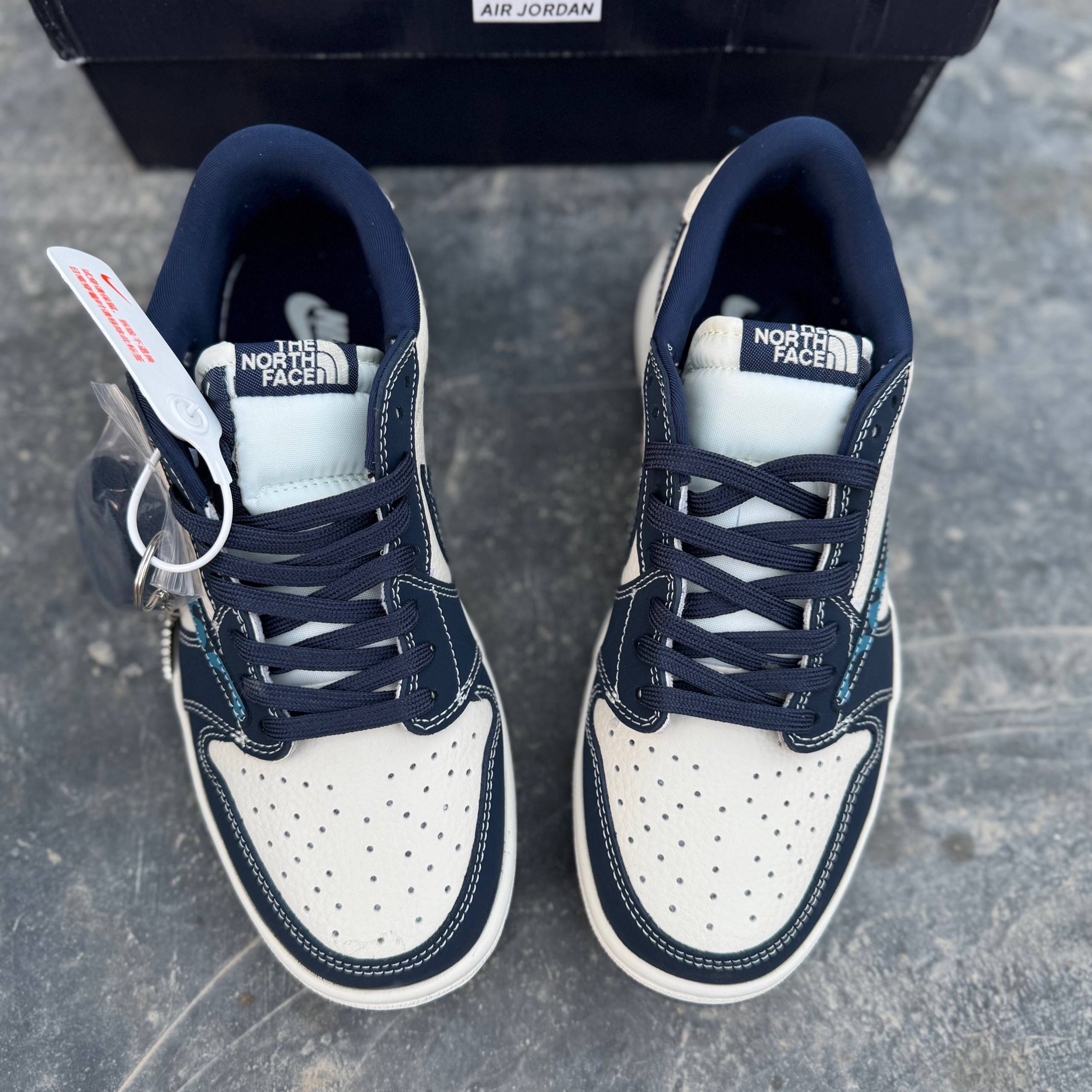 نایک جردن ترویس اسکات نورث فیسThe North Face