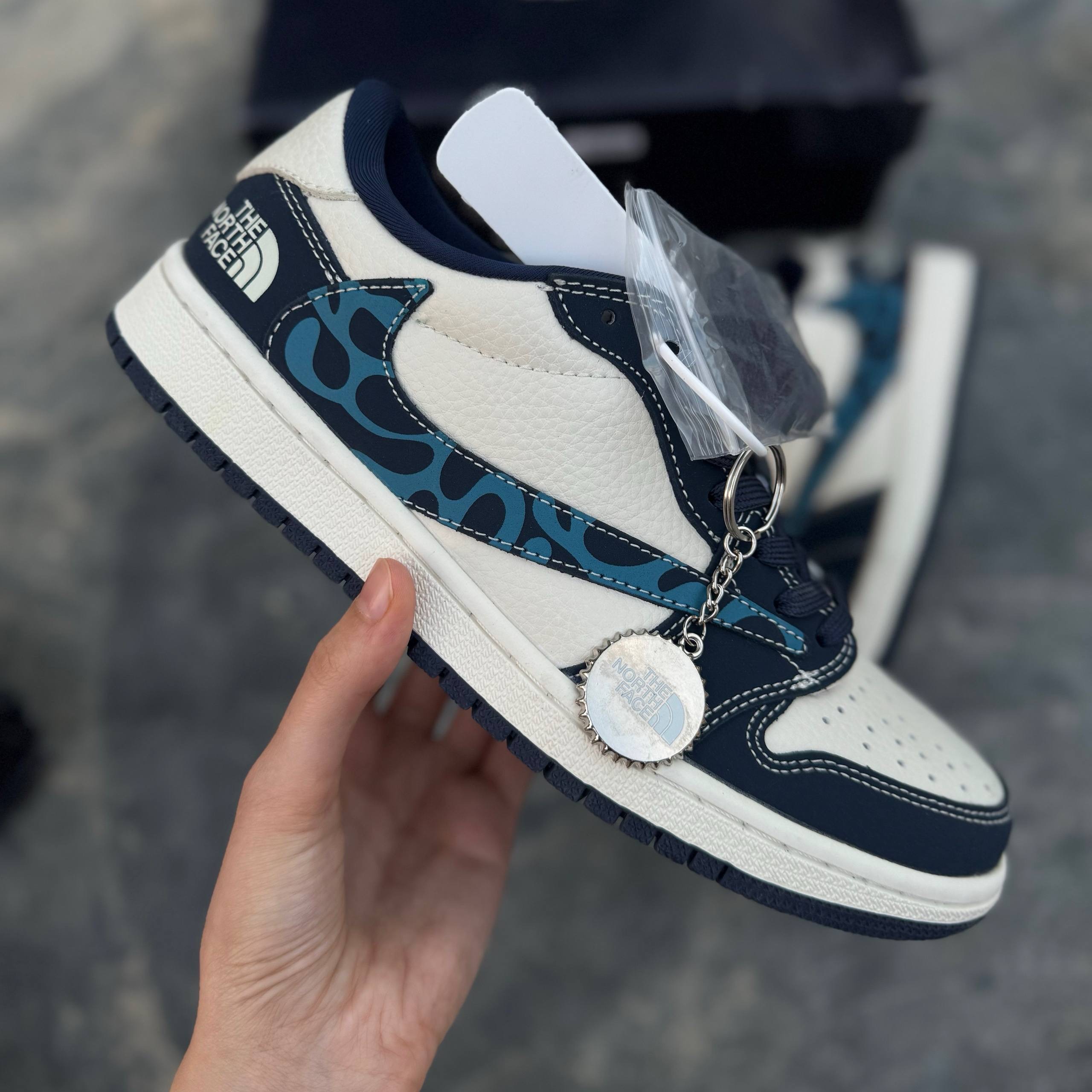 نایک جردن ترویس اسکات نورث فیسThe North Face