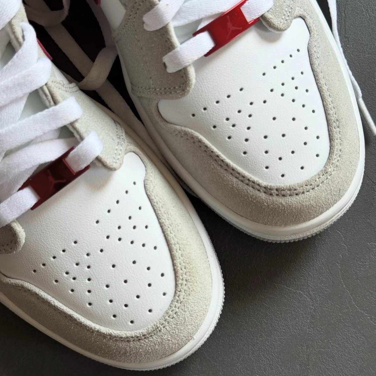 ایر جردن وان اسموک گری رد Nike Air Jordan 1 Low Light Smoke Grey Gym Red