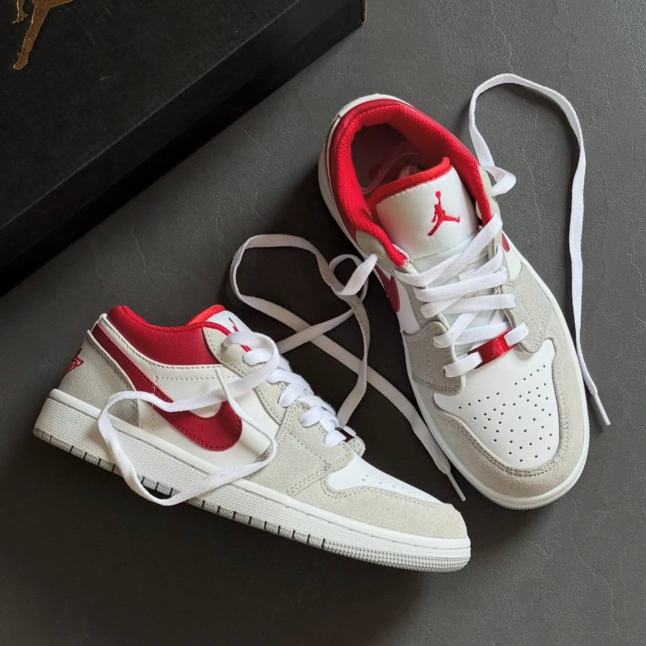 ایر جردن وان اسموک گری رد Nike Air Jordan 1 Low Light Smoke Grey Gym Red
