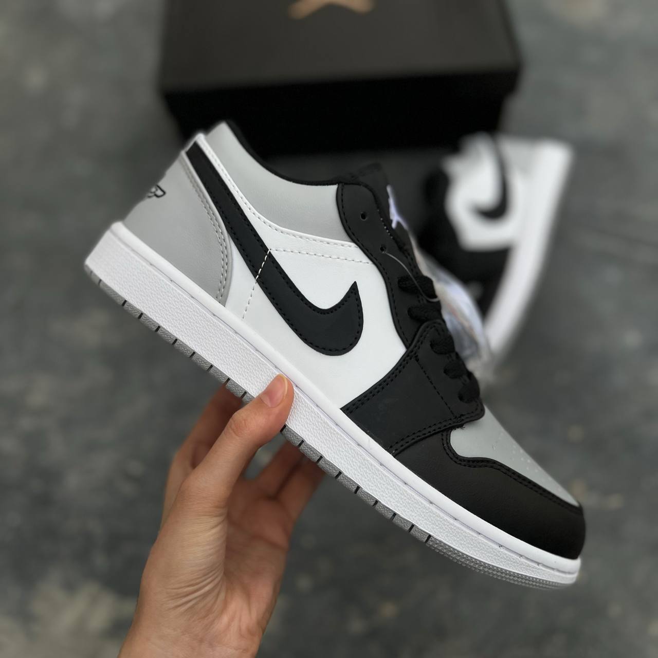 نایک ایر جردن وان لو شادو