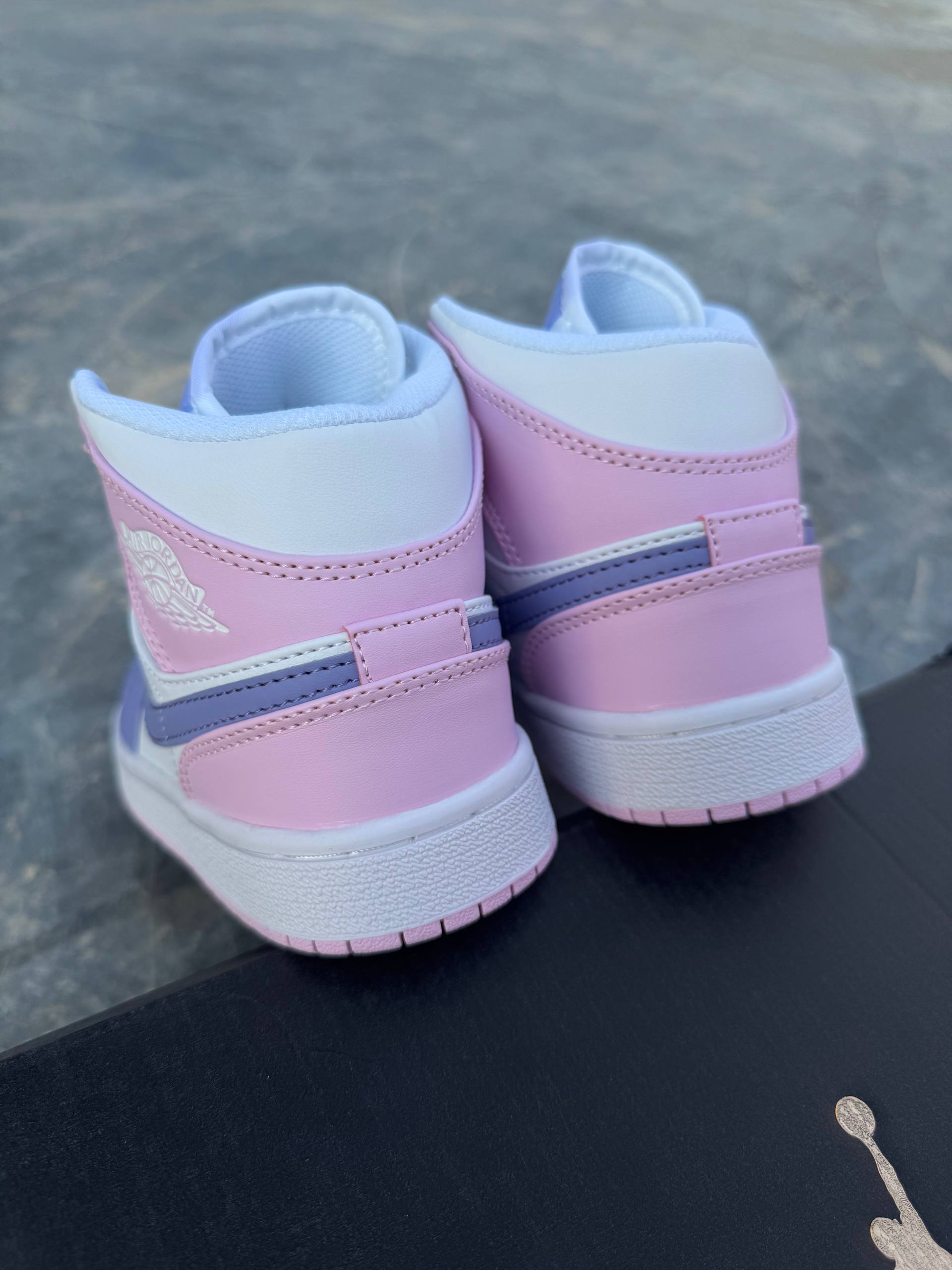 نایک ایر جردن وان مید صورتی