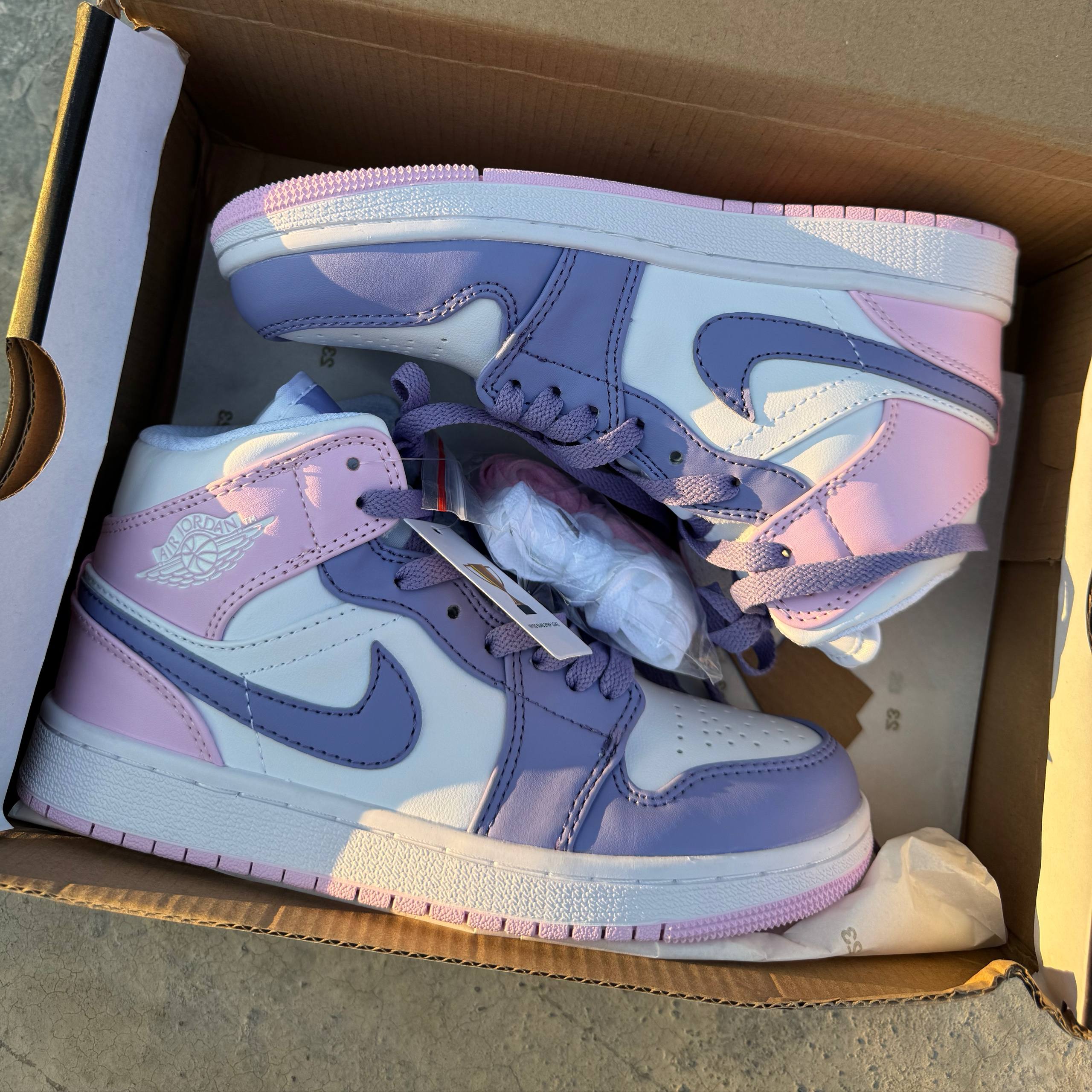 نایک ایر جردن وان مید صورتی