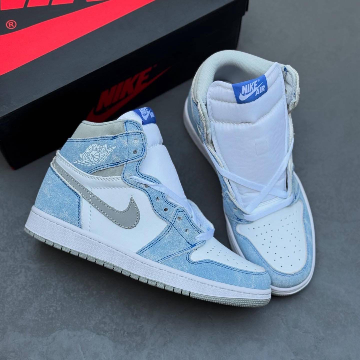 نایک ایر جردن وان هایپر رویال Nike Air Jordan One Hyper Royal