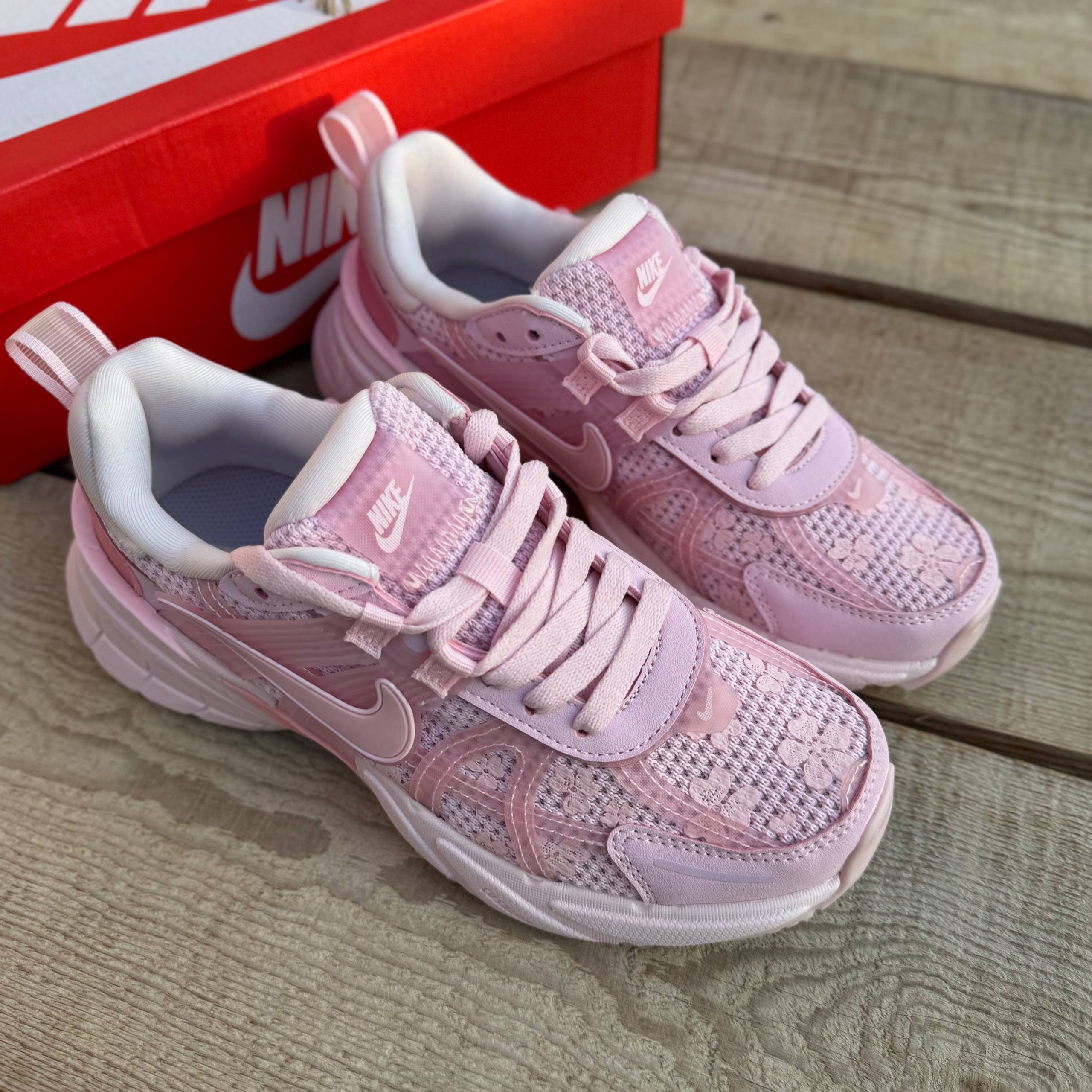 نایک وی تو کی ران صورتی Nike V2K Run 