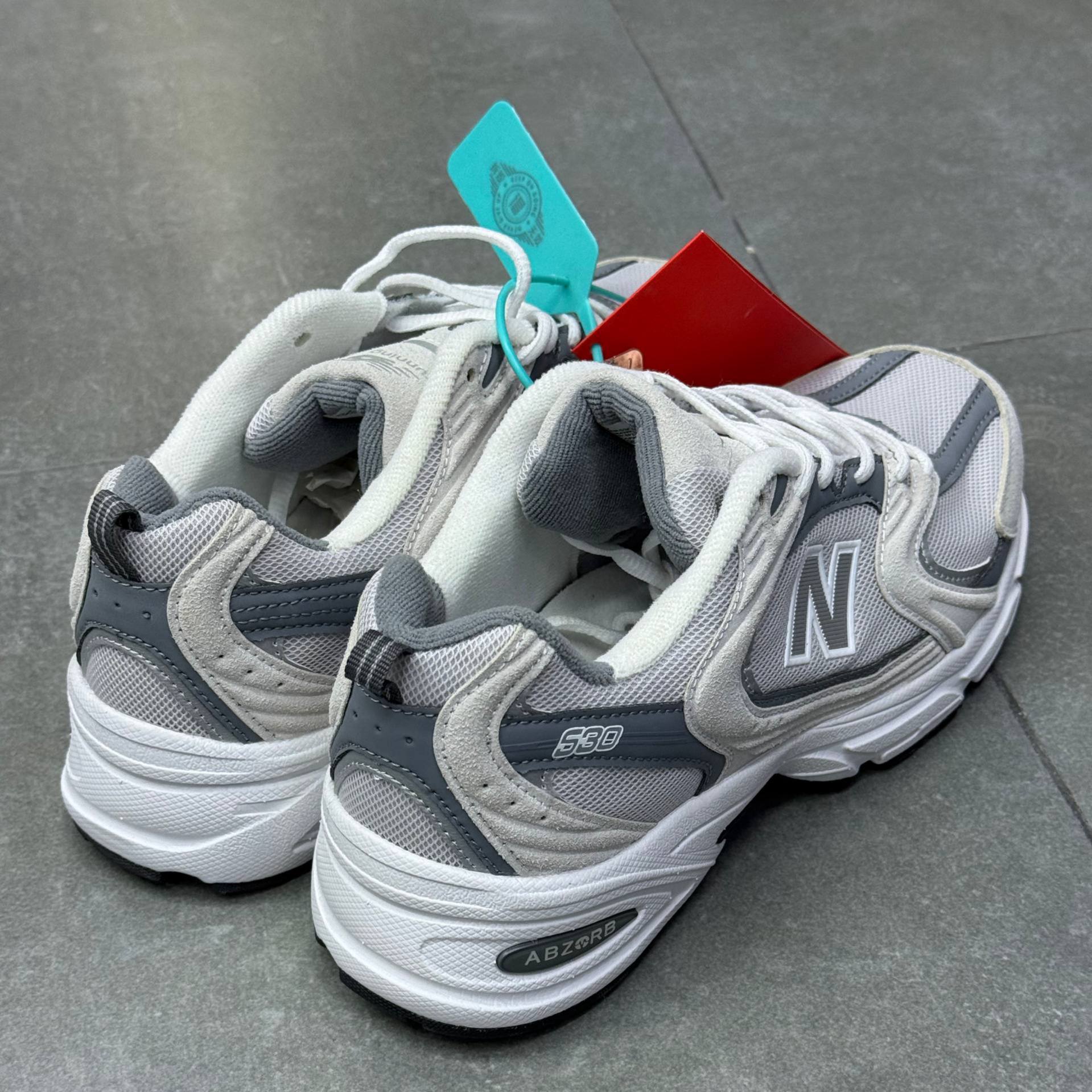 نیوبالانس ۵۳۰ new balance530