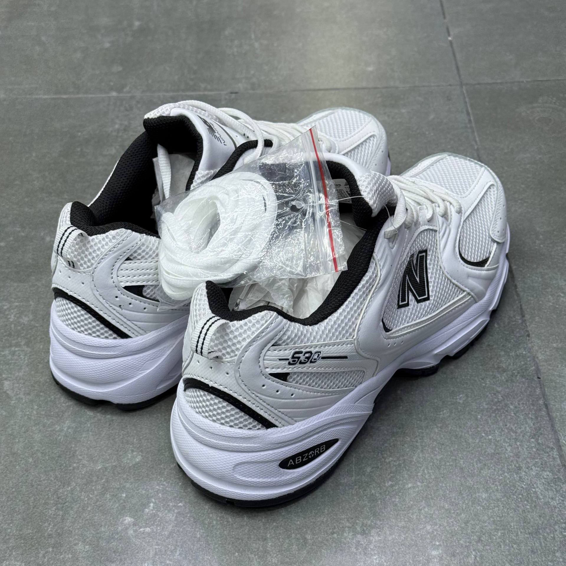 نیوبالانس ۵۳۰ new balance530
