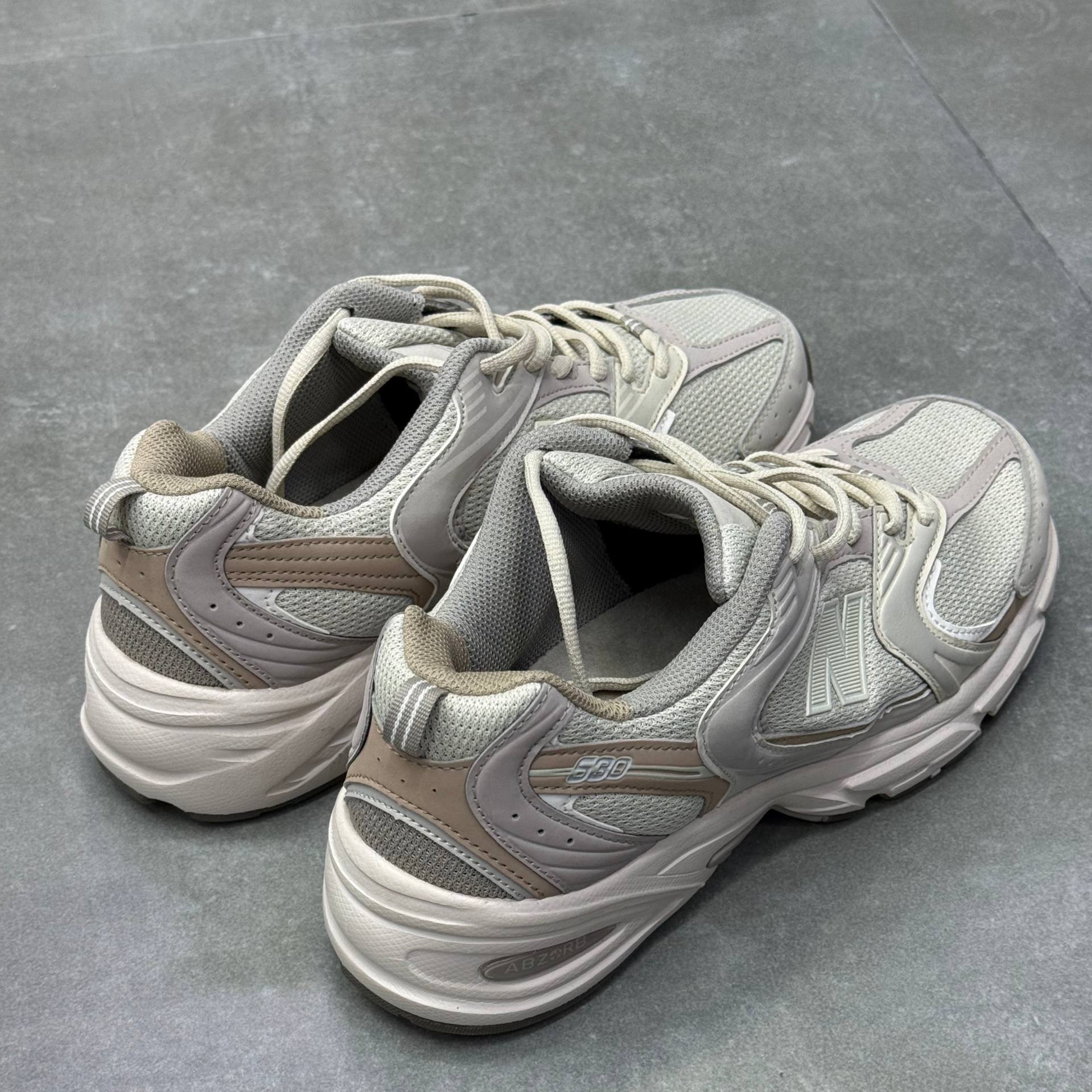 نیوبالانس ۵۳۰ new balance530