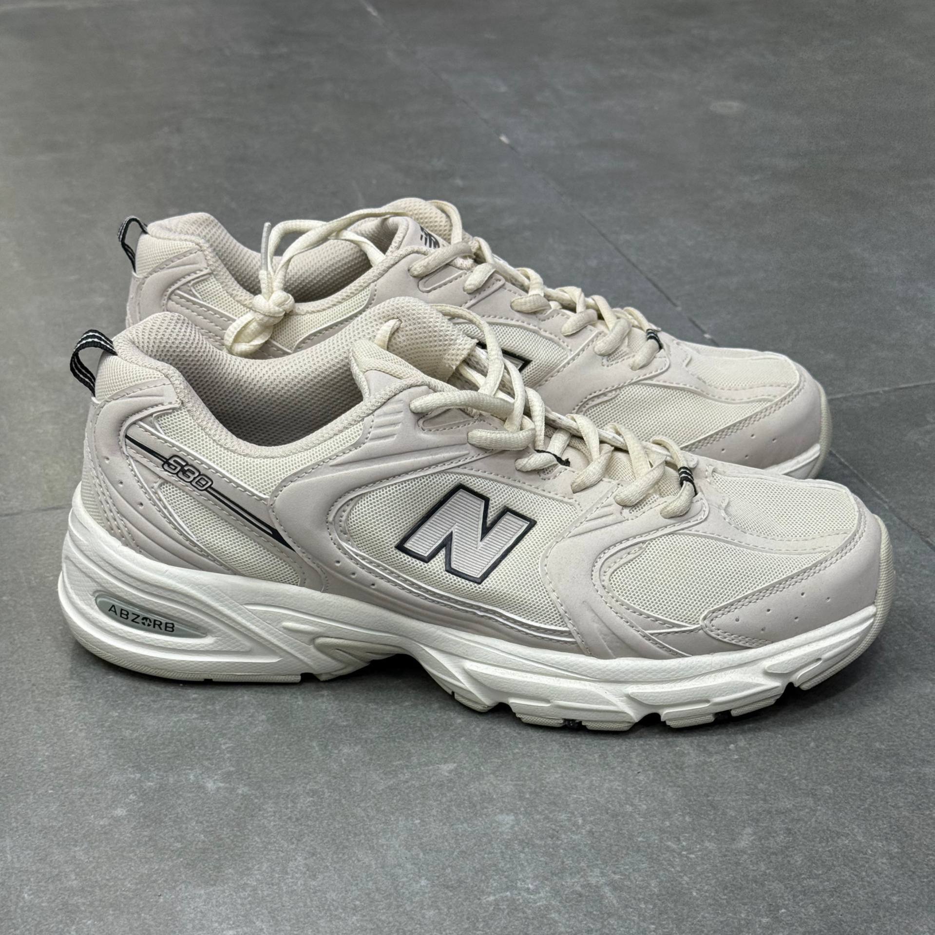 نیوبالانس ۵۳۰ new balance530