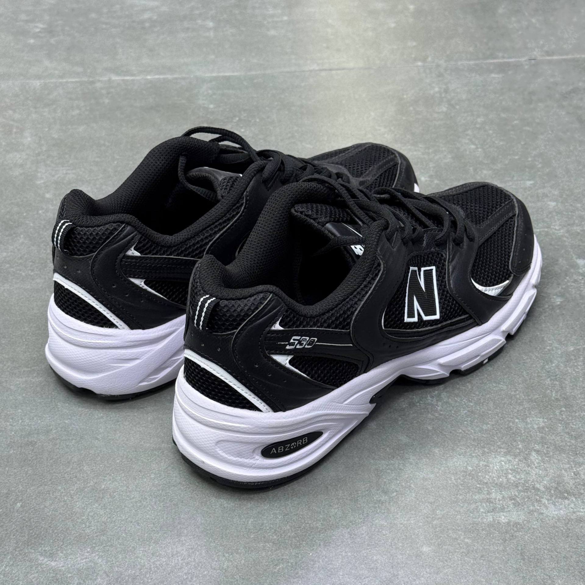 نیوبالانس ۵۳۰ new balance530