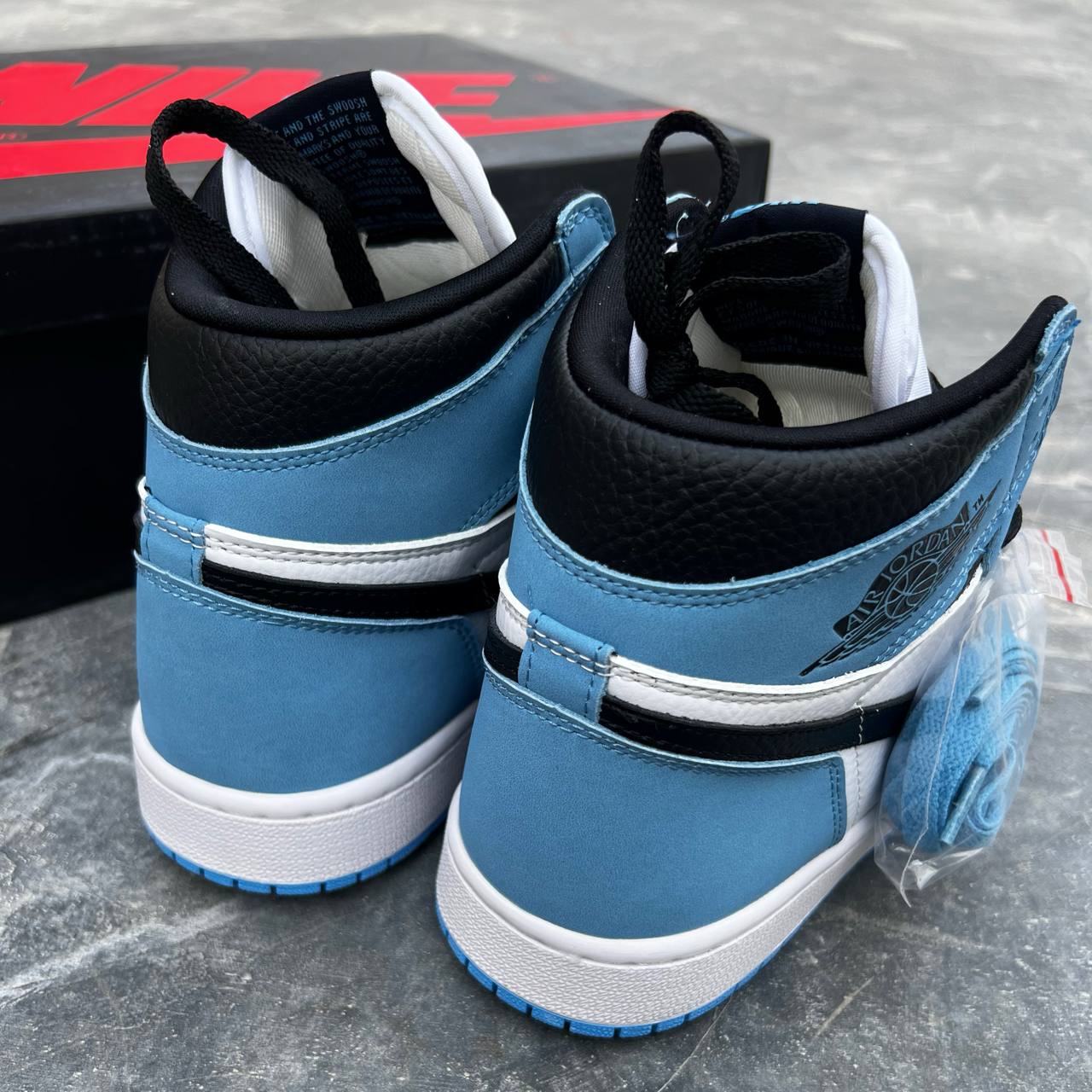 ایر جردن وان های یونیورسیتی